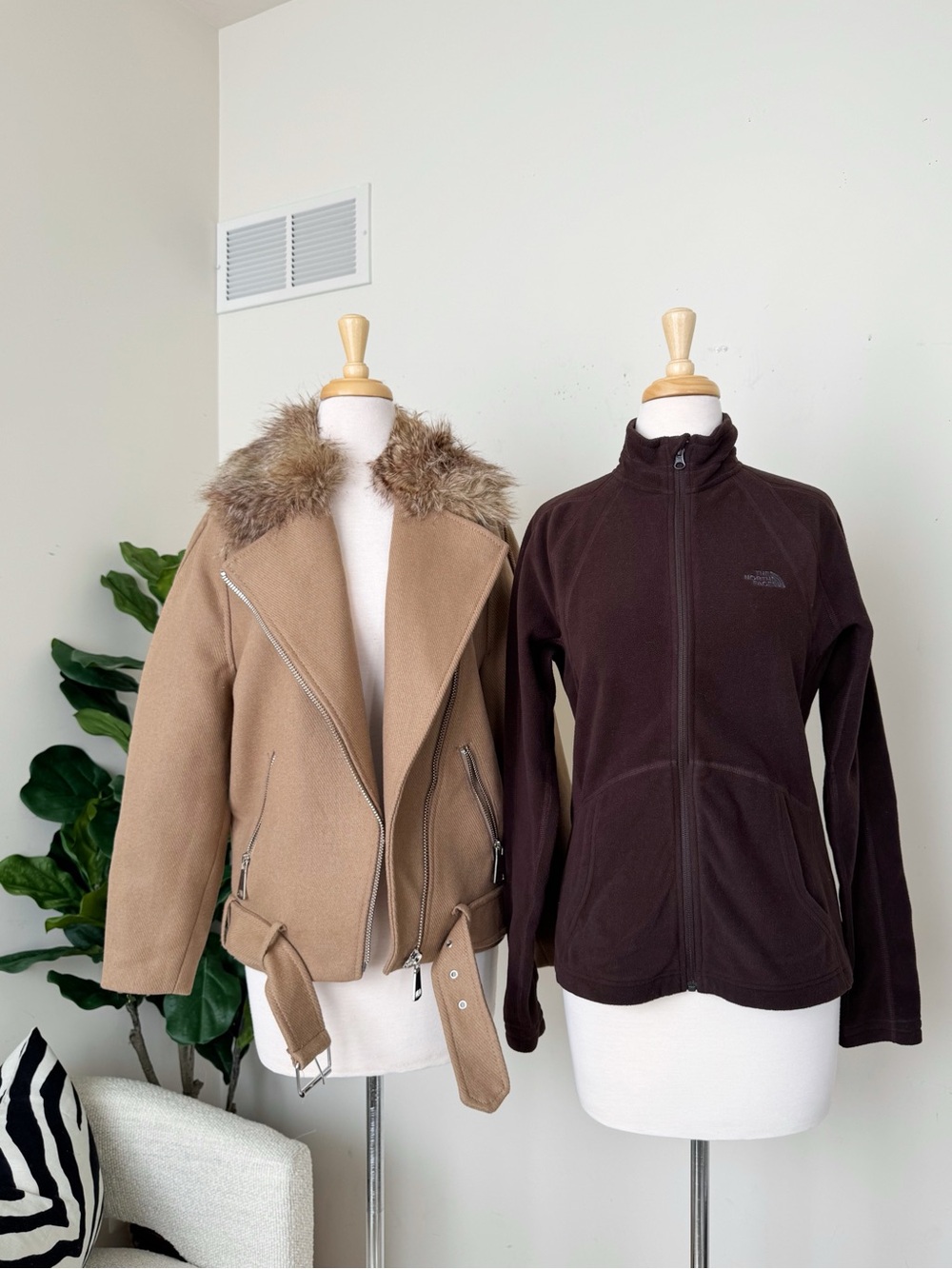 The North Face women’s Dark Brown Full-Zip Fleece Jacket